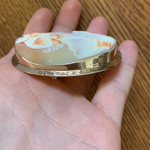 Gorgeous Lady Cameo - Picture 3 of 6